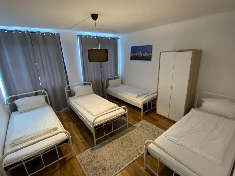 Apartment City Sued- 5 Zimmer_15 Personen _ Komplett_Eingerichtet هامبورغ المظهر الخارجي الصورة